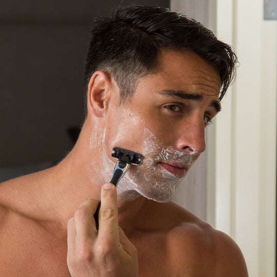 IT HYDRATES AND PROTECTS YOUR SKIN WHILE SHAVING